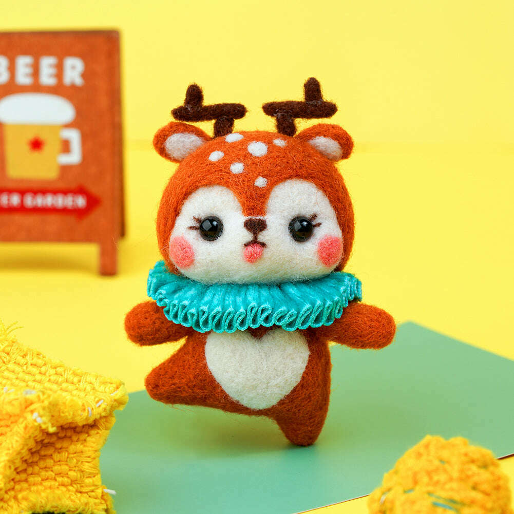 Deer Needle Felting Kit. Wizardi DIY Wool Craft Kit F07N8-W187