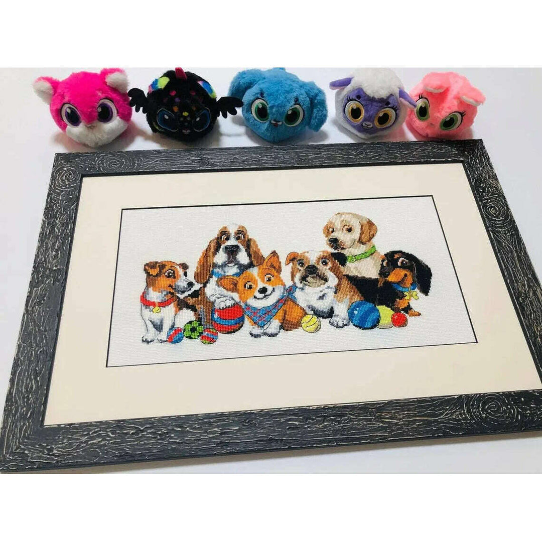 Dog Show R1923 Counted Cross Stitch Kit