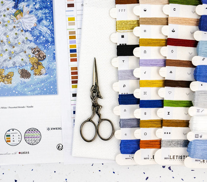 Angel in Wood L9921 Counted Cross Stitch Kit