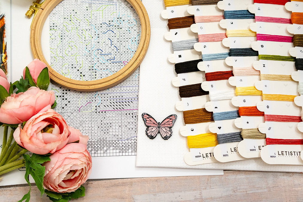 Paris L9929 Counted Cross Stitch Kit