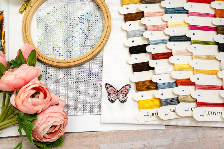 Paris L9929 Counted Cross Stitch Kit