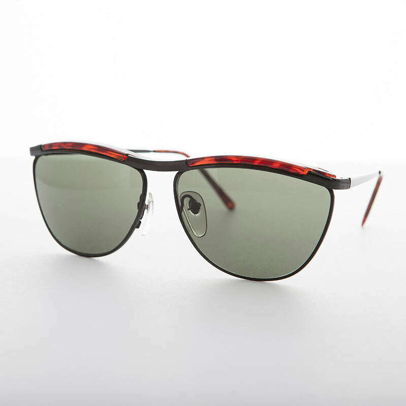 Elegant Sunglass with Rare Brow Bar Design - Fletcher
