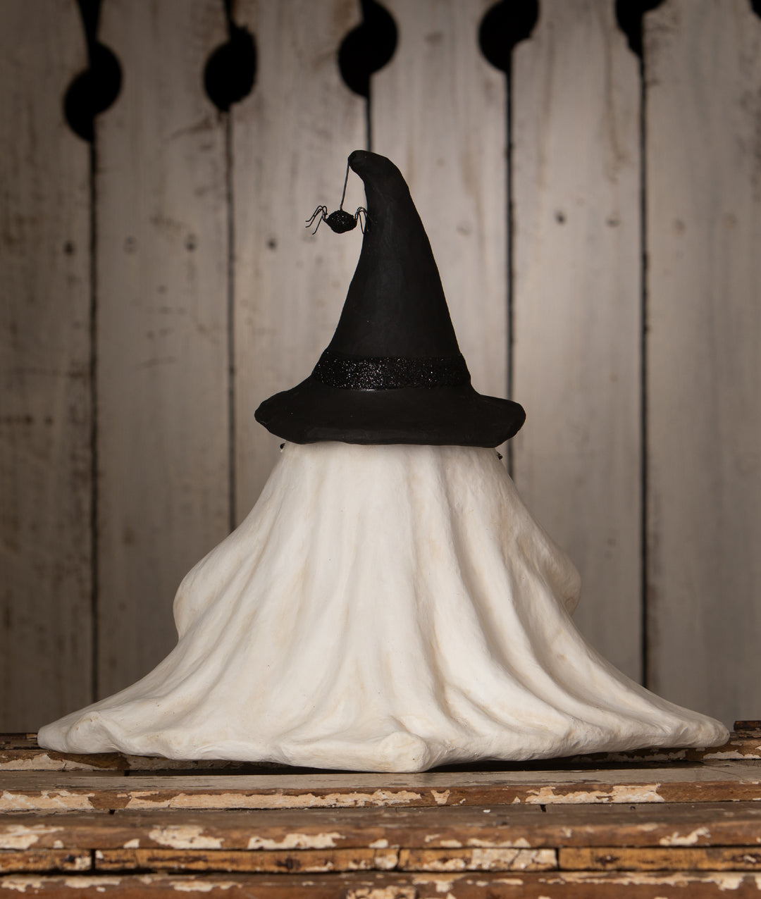 Frightened Fergus Shelf Sitter by Bethany Lowe Designs, image 3