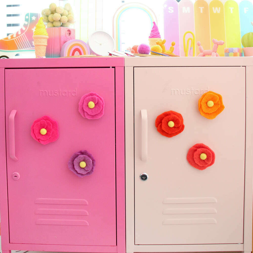 Felt flower magnets - pink set