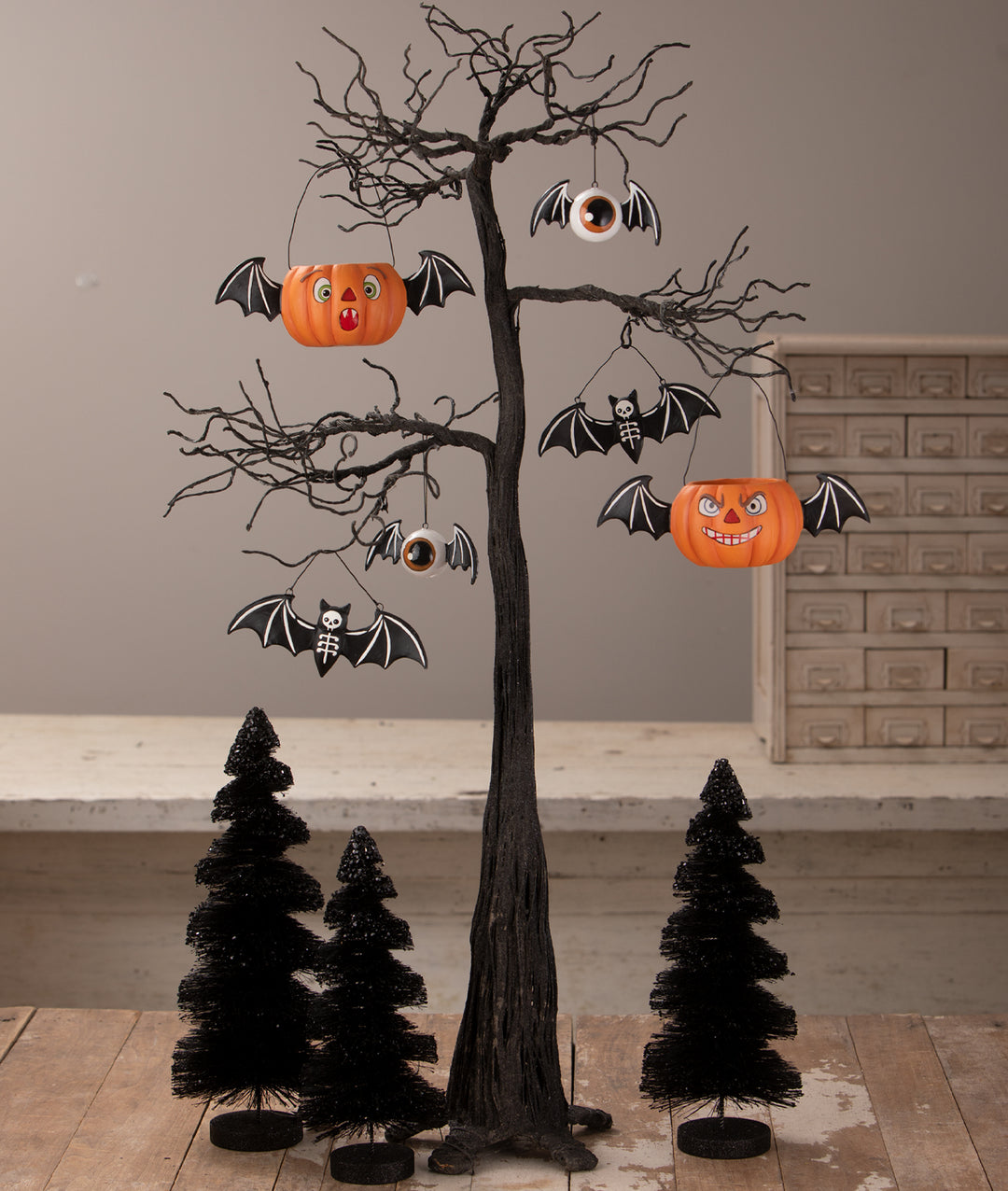 Orange Eyeball Bat Ornament by Bethany Lowe Designs, image 4