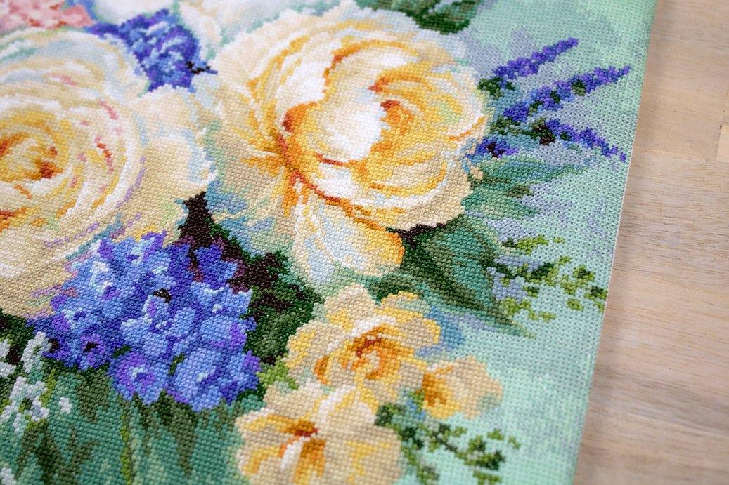 Floral bouquet B2370L Counted Cross-Stitch Kit