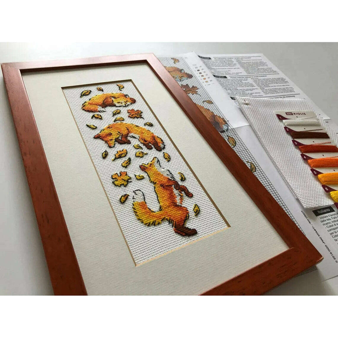 Foxes in Leaves R1879 Counted Cross Stitch Kit