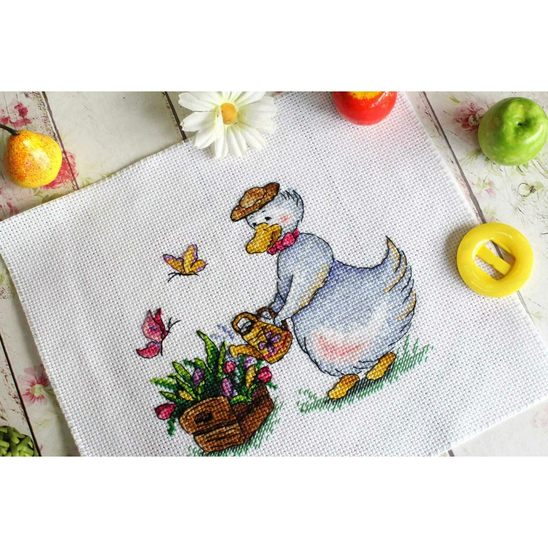 Gardening SM-439 Counted Cross Stitch Kit
