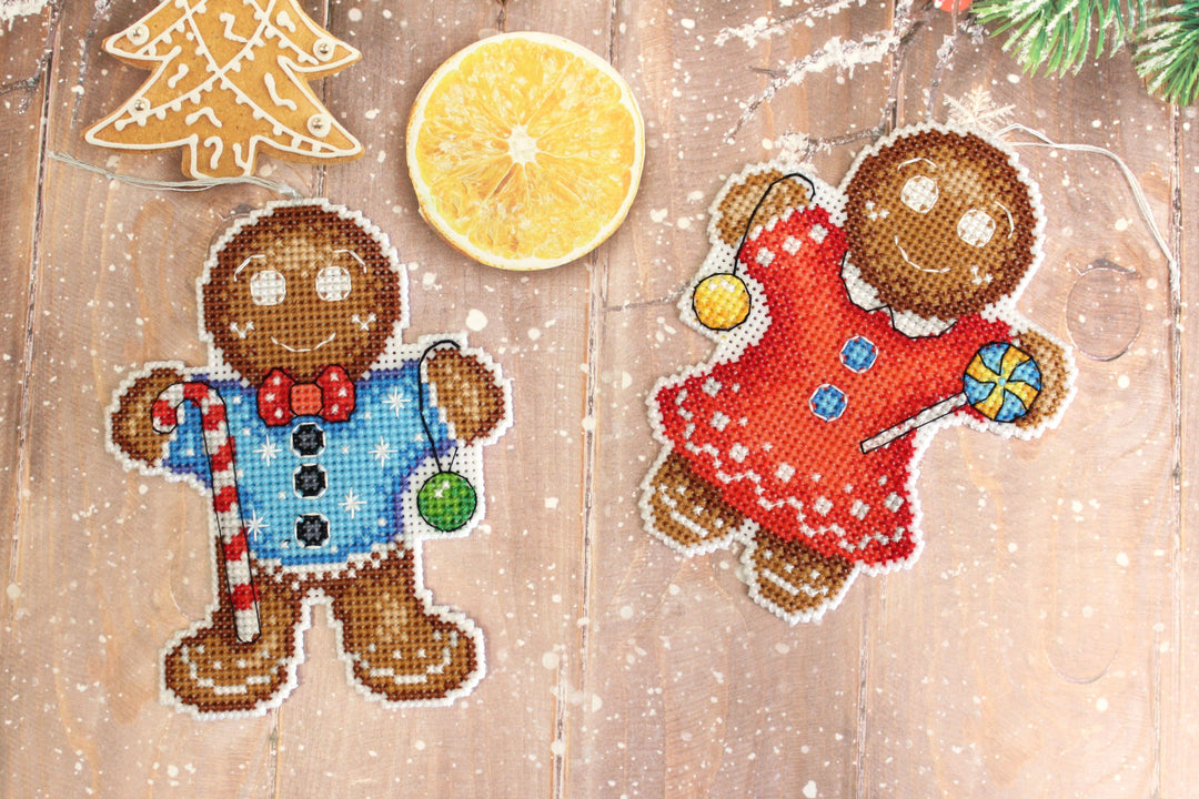 Gingerbread Cookie SR-583 Plastic Canvas Counted Cross Stitch Kit