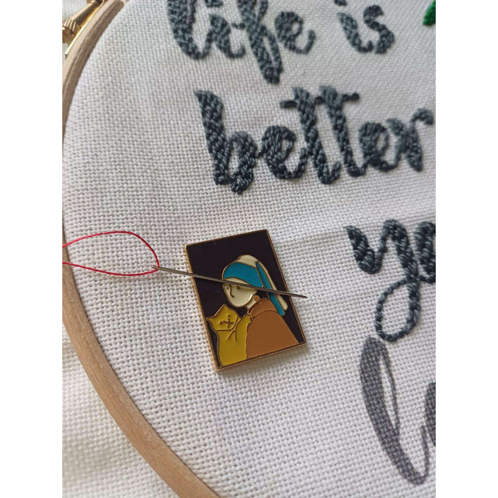 Girl Magnetic Needle Minder F07M10-3 Girl