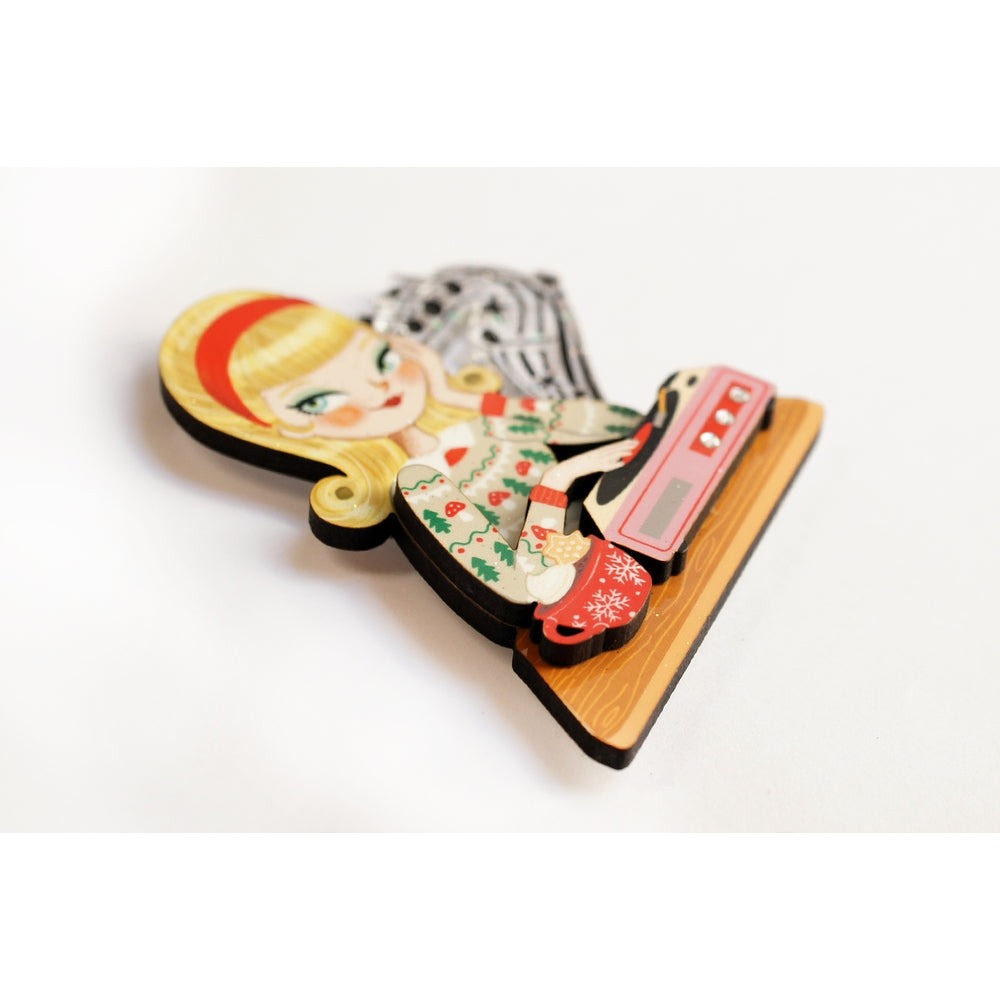 Girl with A Record Player Brooch by Laliblue 4