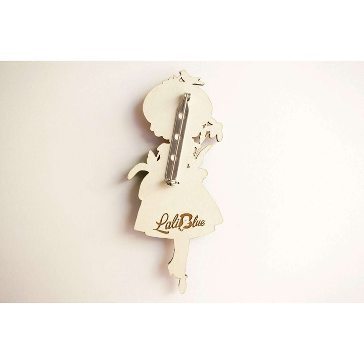 Girl with Daisies Brooch – view 5