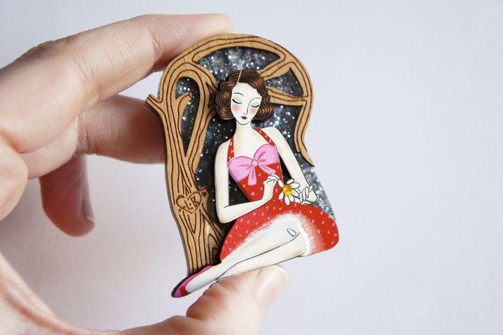 Girl with Daisy Brooch by Laliblue - Quirks!