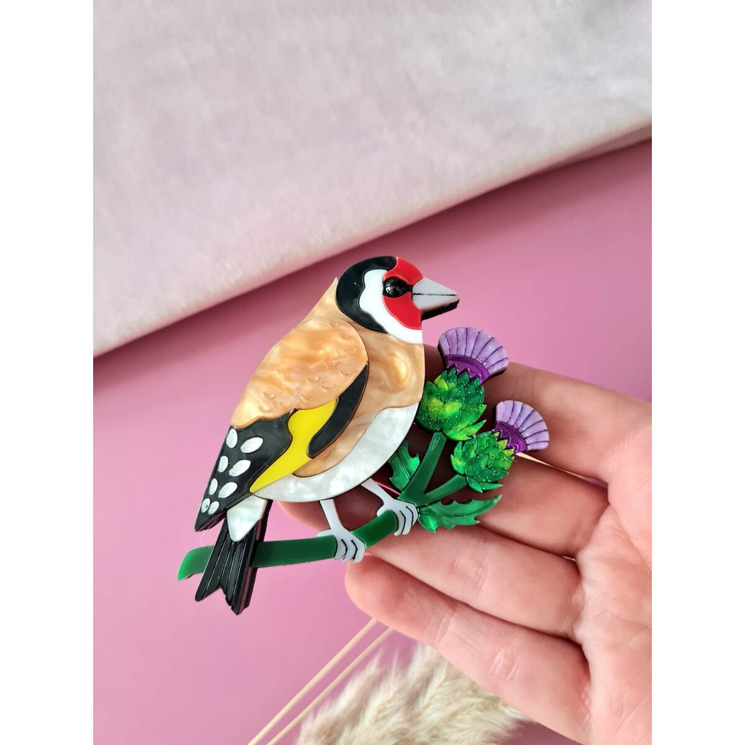 Goldfinch brooch or necklace 1