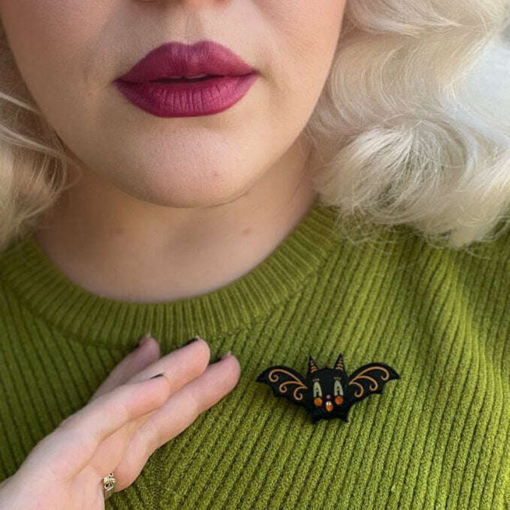 gothic-glam-bat-brooch-johanna-parker-x-lipstick-chrome