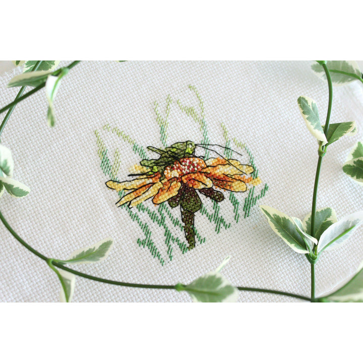 Grasshopper on Coneflower SM-622 Counted Cross Stitch Kit