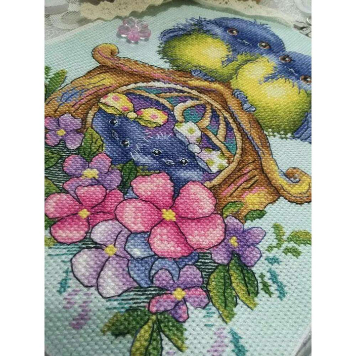 Happy Family SM-397 Counted Cross Stitch Kit