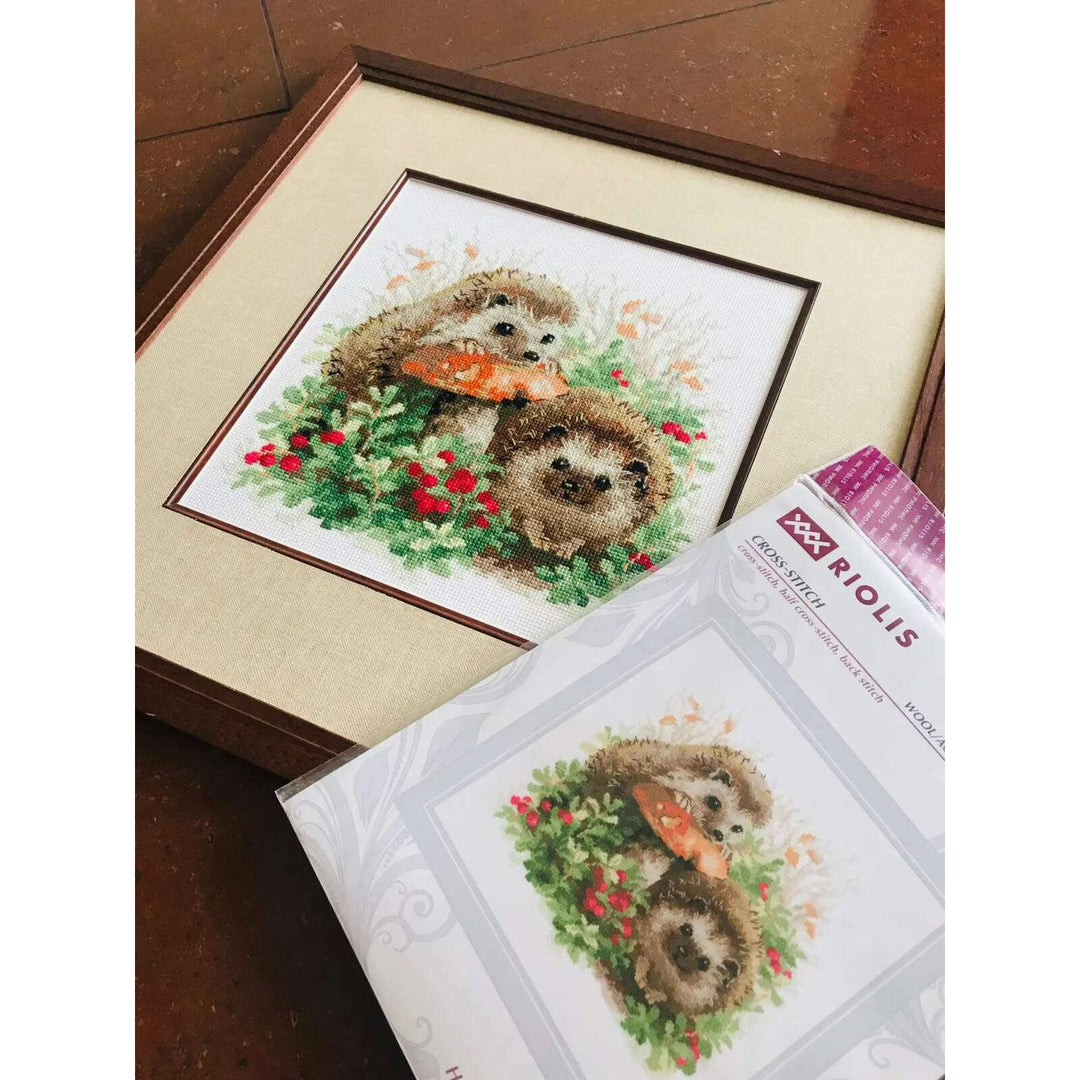 Hedgehogs in Lingonberries R1469 Counted Cross Stitch Kit
