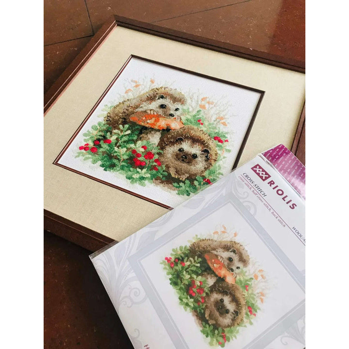 Hedgehogs in Lingonberries R1469 Counted Cross Stitch Kit