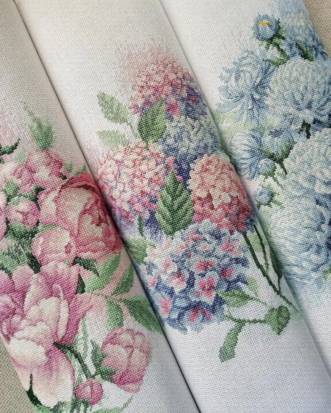 Graceful Hydrangeas R2139 Counted Cross Stitch Kit