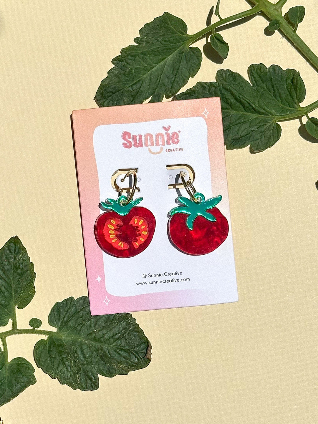 Mismatch Tomato Dangle
