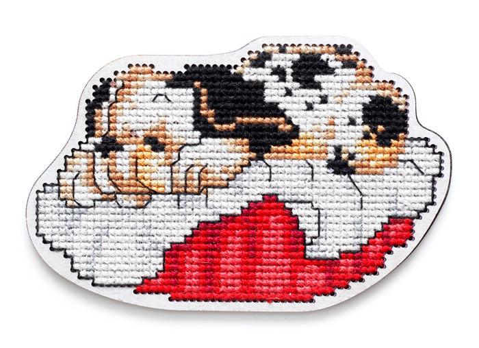 Kit for decorating with perforated wooden form EHW032