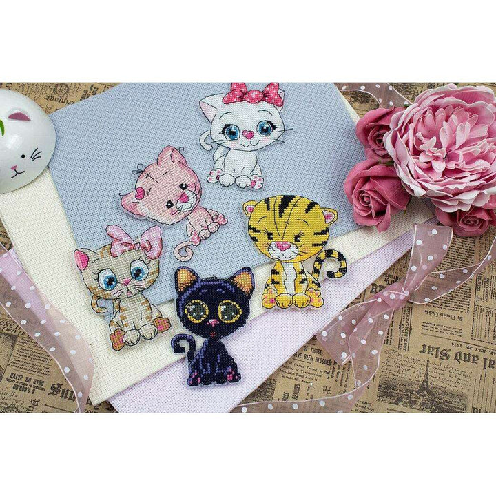 Kittens JK033L Counted Cross-Stitch Kit
