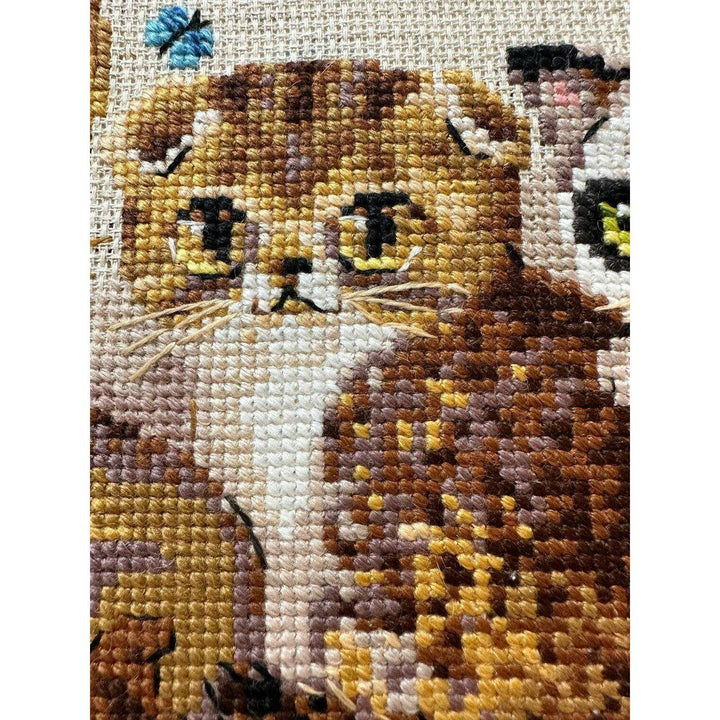 Kittens R2180 Counted Cross Stitch Kit