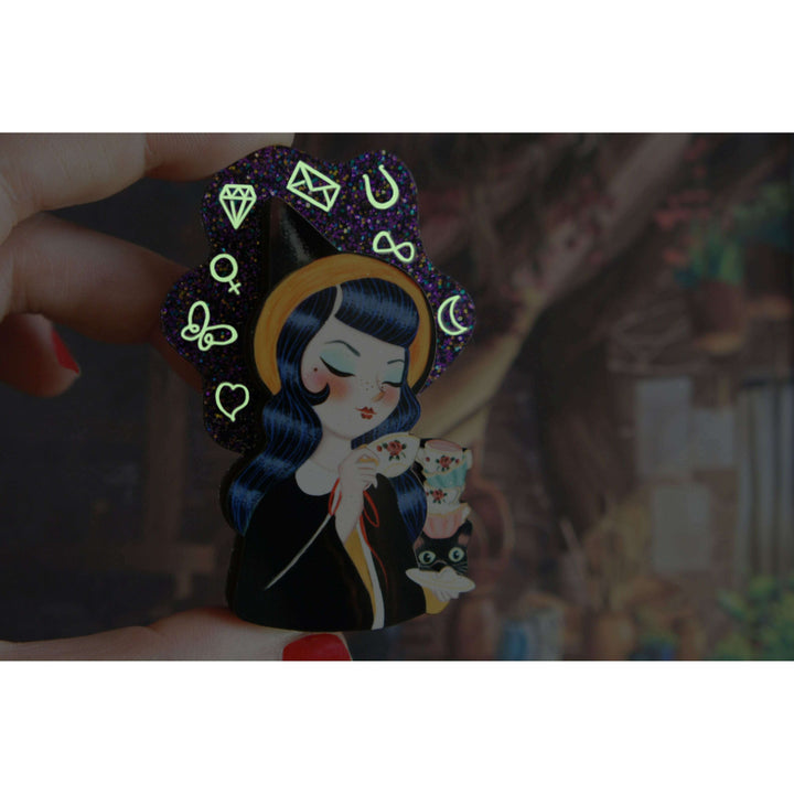Witch Reading Tasseomancy Brooch by Laliblue