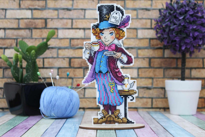 Mad Hatter P-349 / SR-349 Plastic Canvas Counted Cross Stitch Kit
