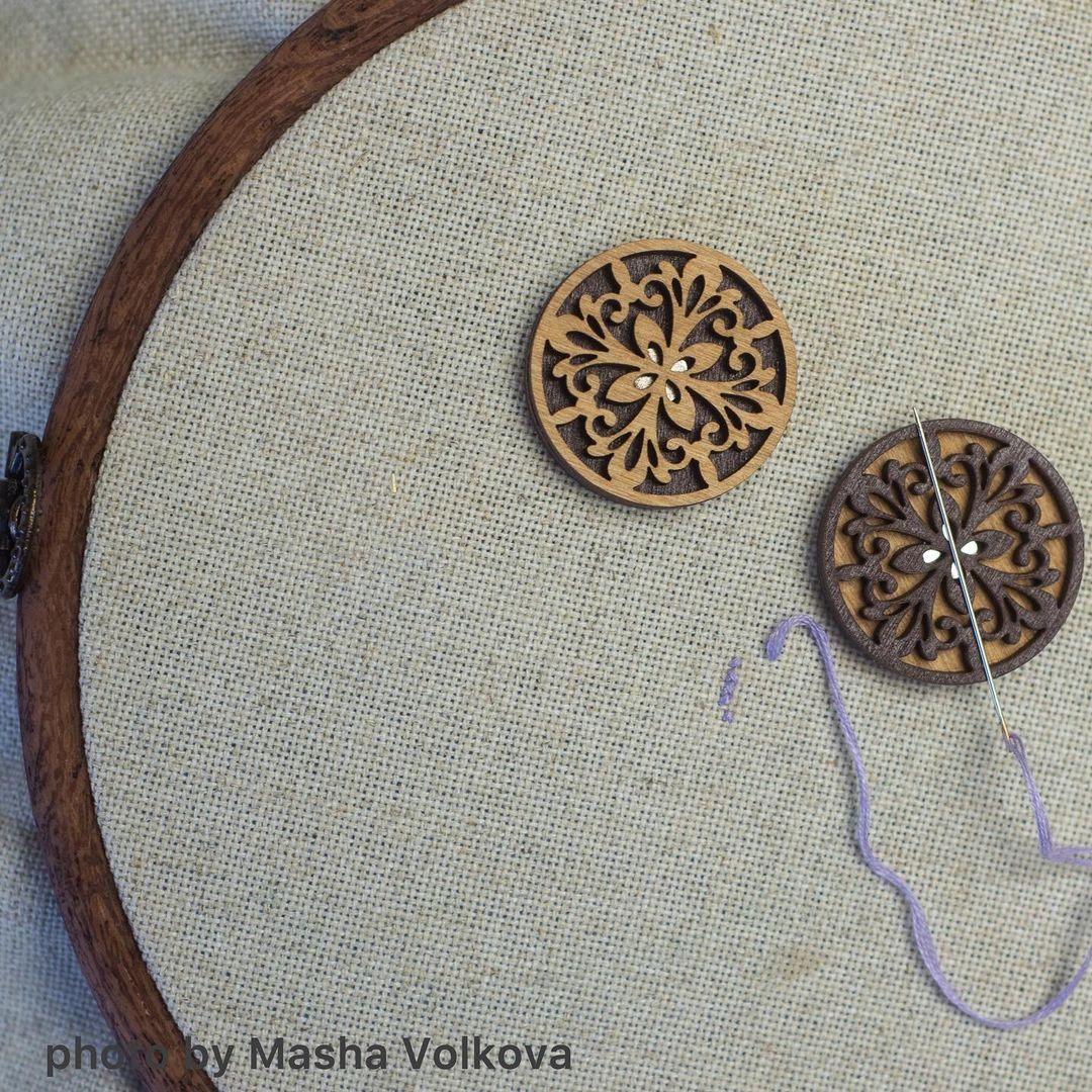 Magnetic double-sided needle holder FLMH-037(W)