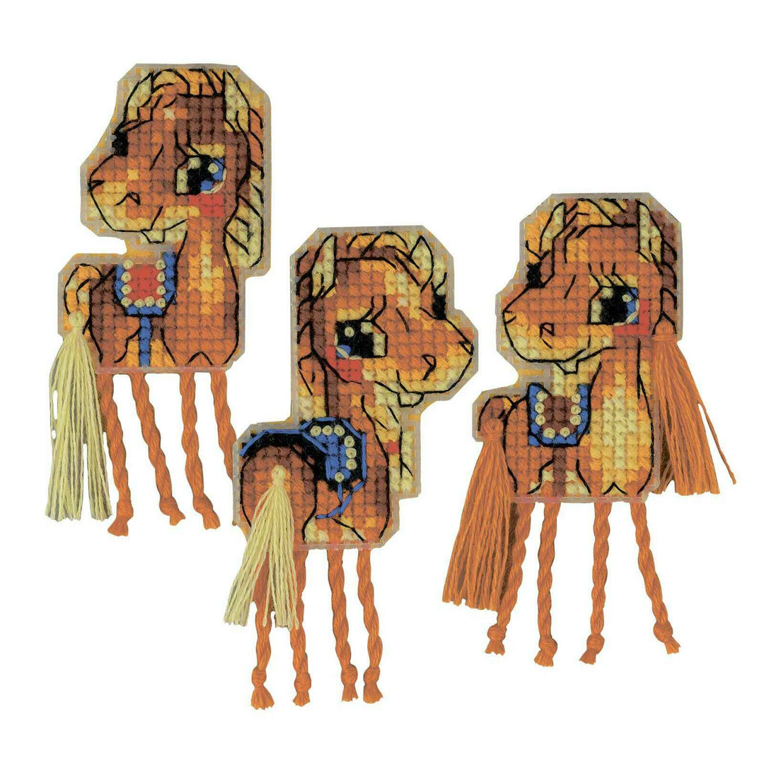 Magnets Horses R2294AC Counted Cross Stitch Kit