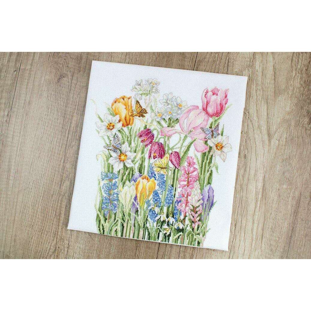 March Bouquet B2388L Counted Cross-Stitch Kit