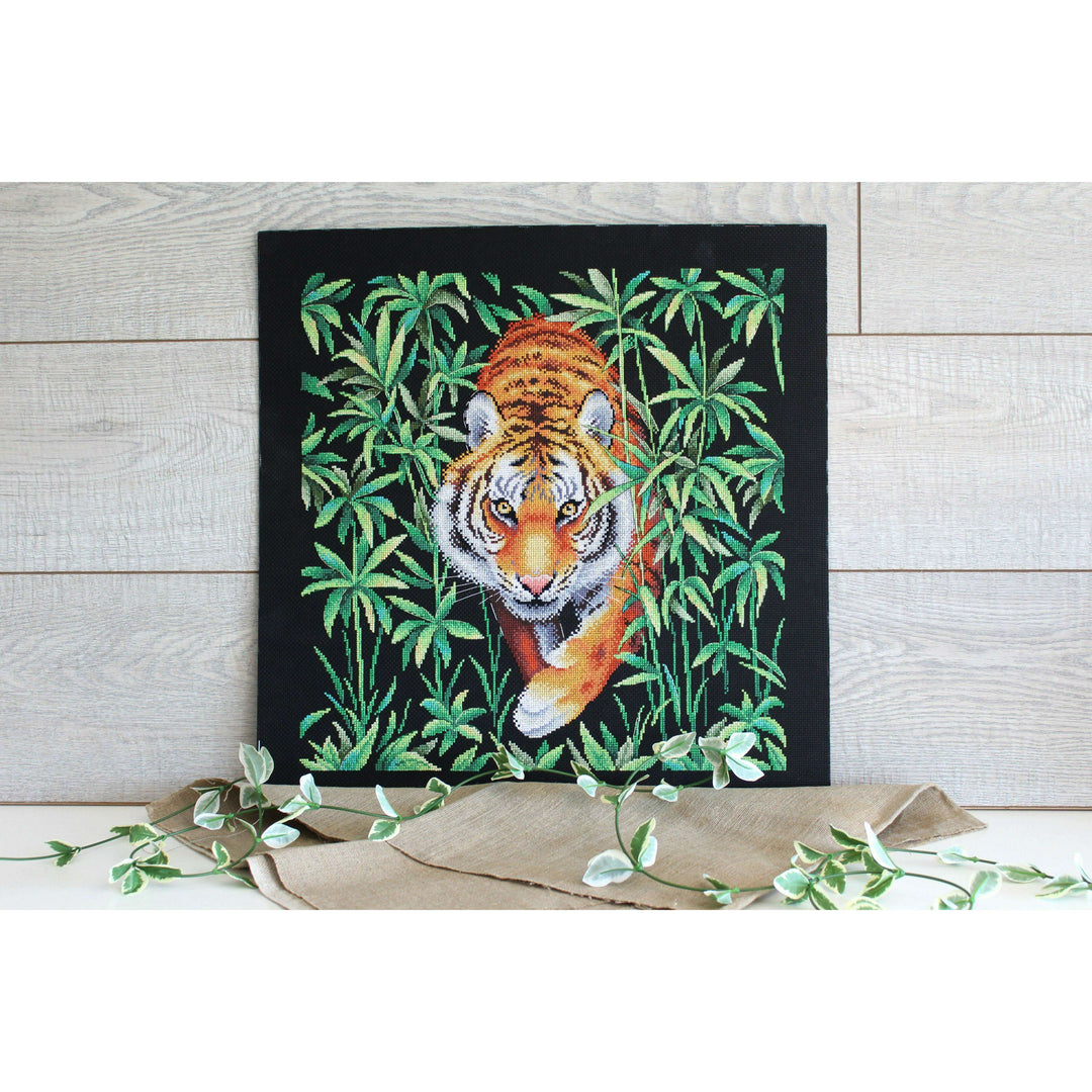 Master of the Jungle HB-756 Counted Cross Stitch Kit