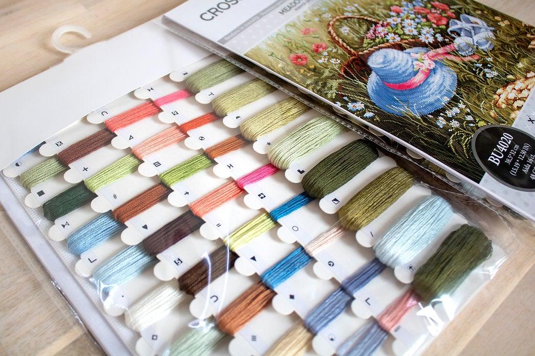 Meadow with poppies BU4020L Counted Cross-Stitch Kit