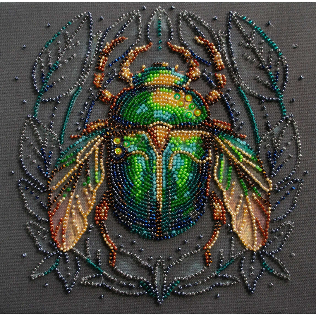 Mid-sized bead embroidery kit - Emerald beetle AMB-105