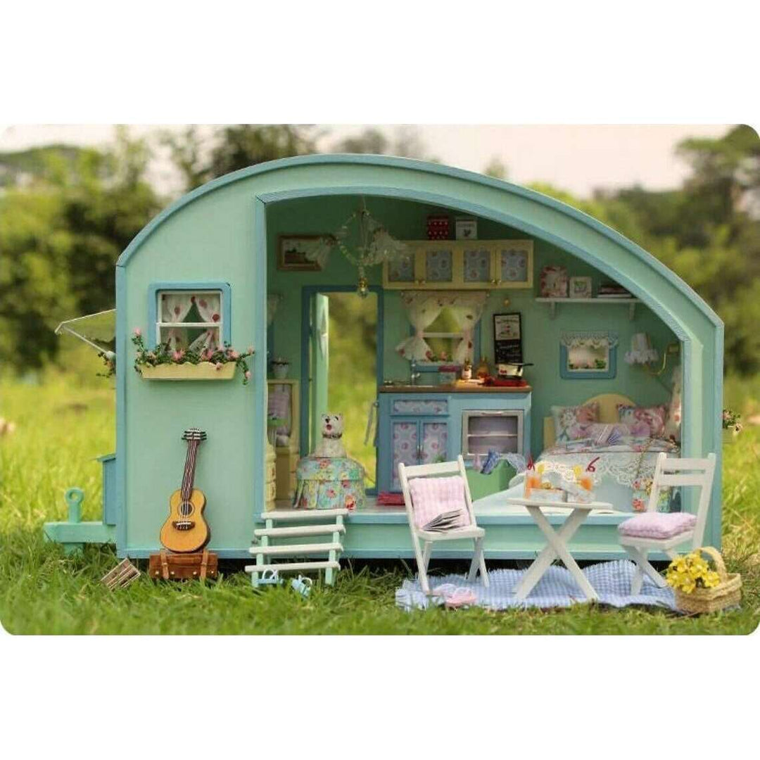 Miniature Wizardi Roombox Kit - Travel Trailer Dollhouse Kit