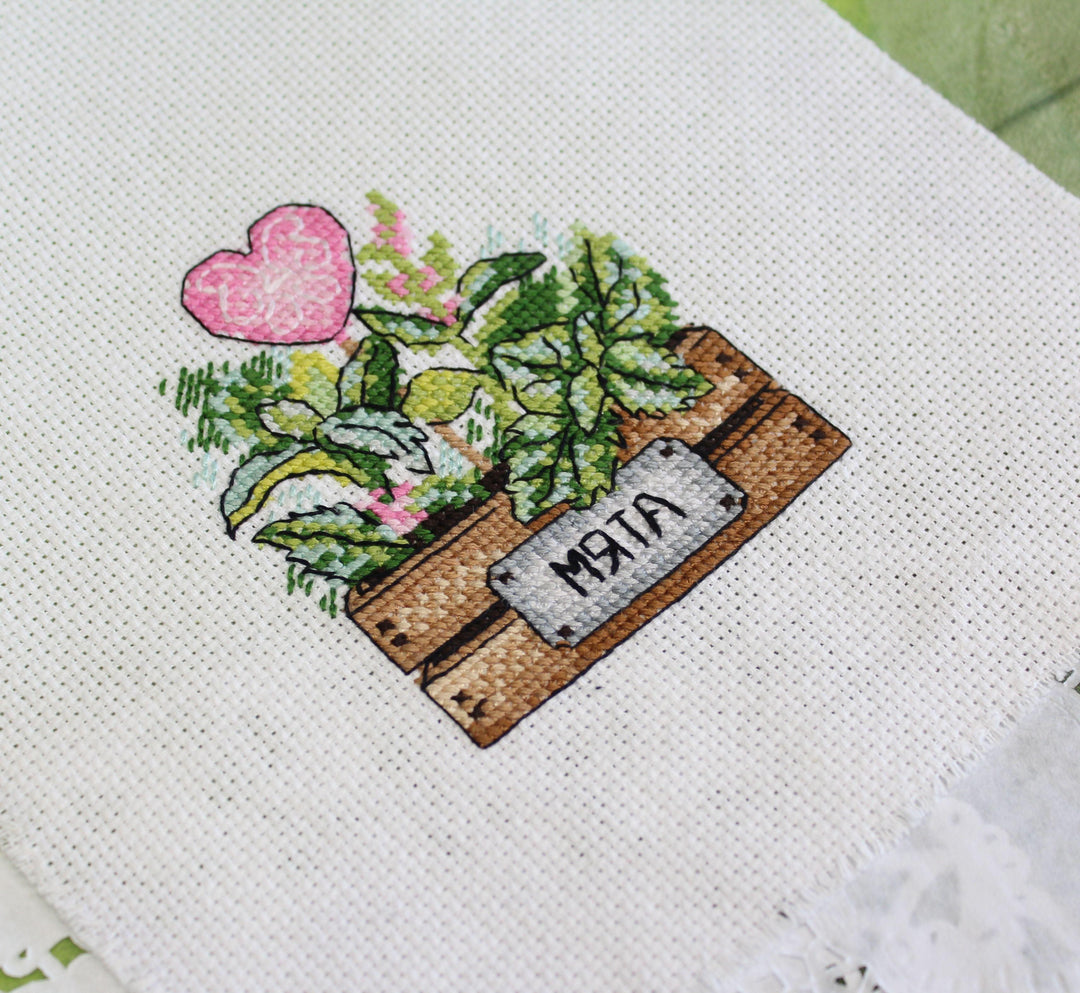 Mint SM-637 Counted Cross Stitch Kit