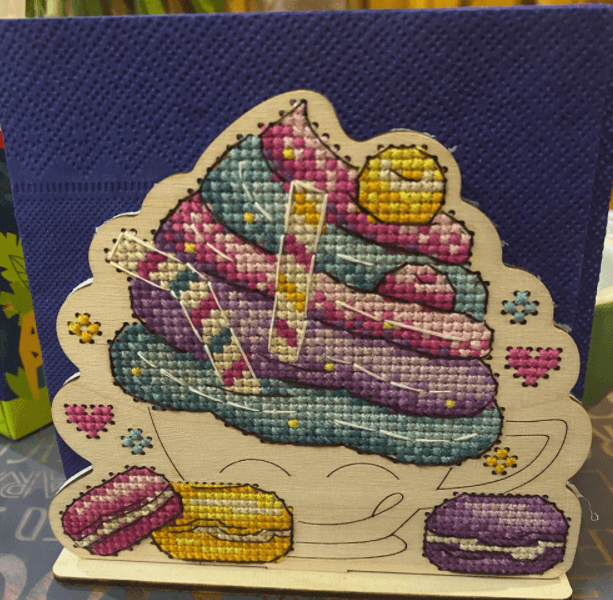 Napkin Holder Cake O-023 Counted Cross Stitch Kit on Plywood
