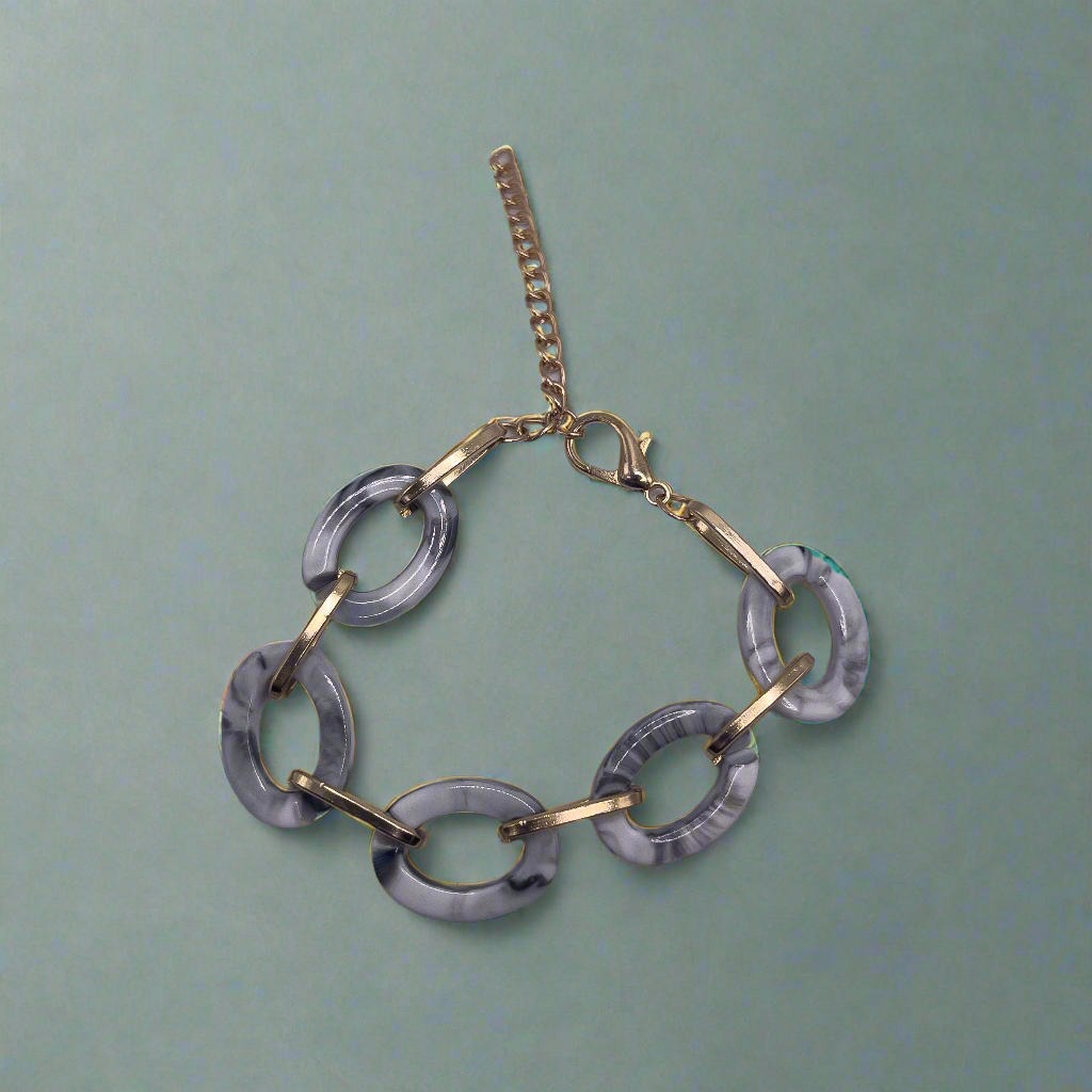 Golden Hour Oval Link Bracelet in Three Colors