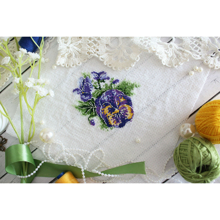 Pansies SM-630 Counted Cross Stitch Kit