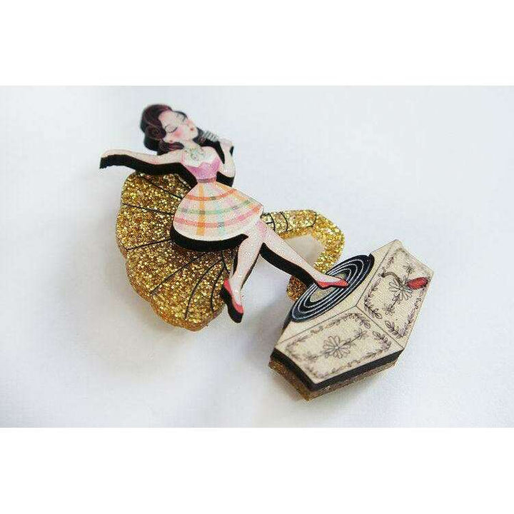 Pin Up Singer Brooch by Laliblue - Quirks!
