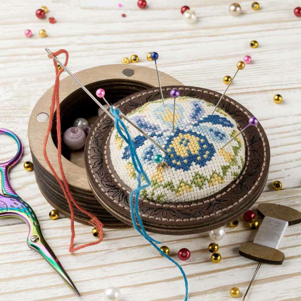 Pincushion Kit Irises FLTL-081