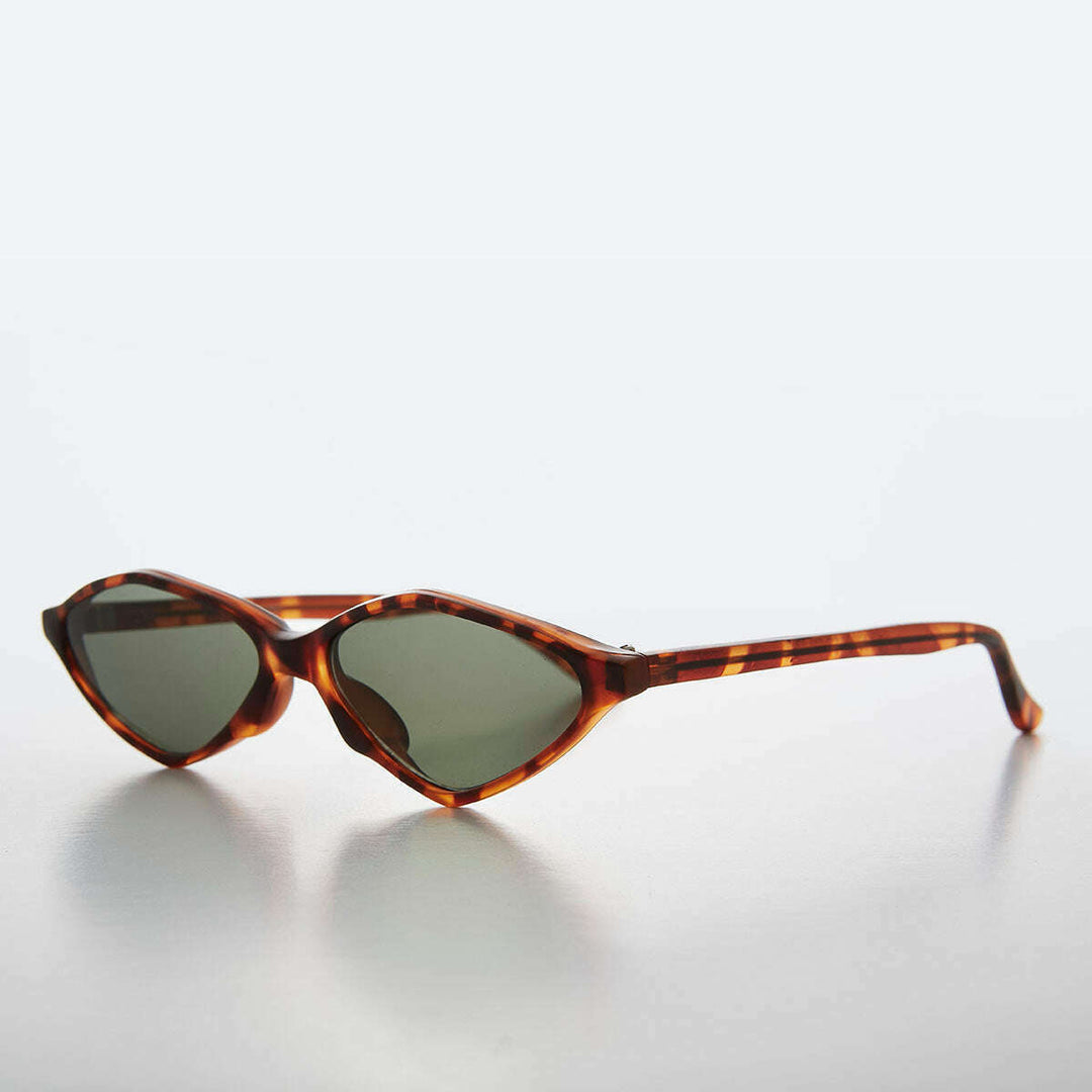 Pointy Diamond Futuristic Cat Eye Sunglass - Nikita