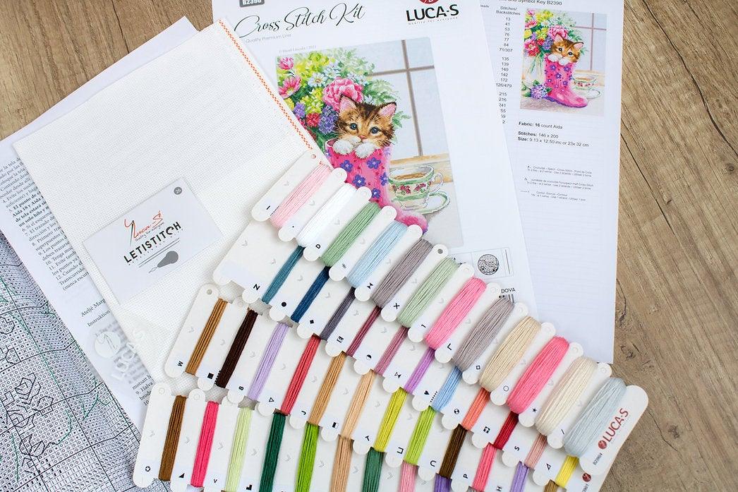 Pretty kitten B2390L Counted Cross-Stitch Kit