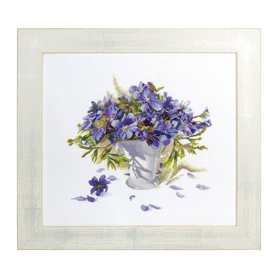Primroses M488 Counted Cross Stitch Kit