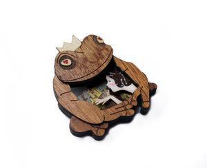 Princess and the Frog Brooch by Laliblue - Quirks!