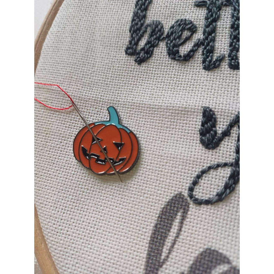 Pumpkin Magnetic Needle Minder F07M10-4 Pumpkin