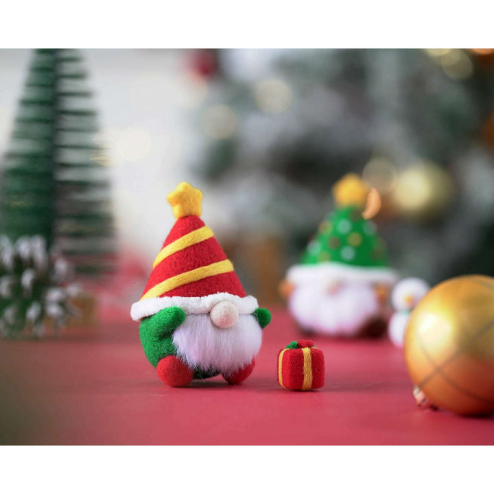 Red Christmas Gnome Needle Felting Kit. Wizardi DIY Wool Craft Kit F07N8-491