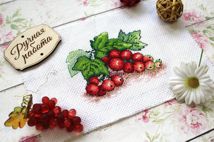 Red Currant SM-515 Counted Cross Stitch Kit